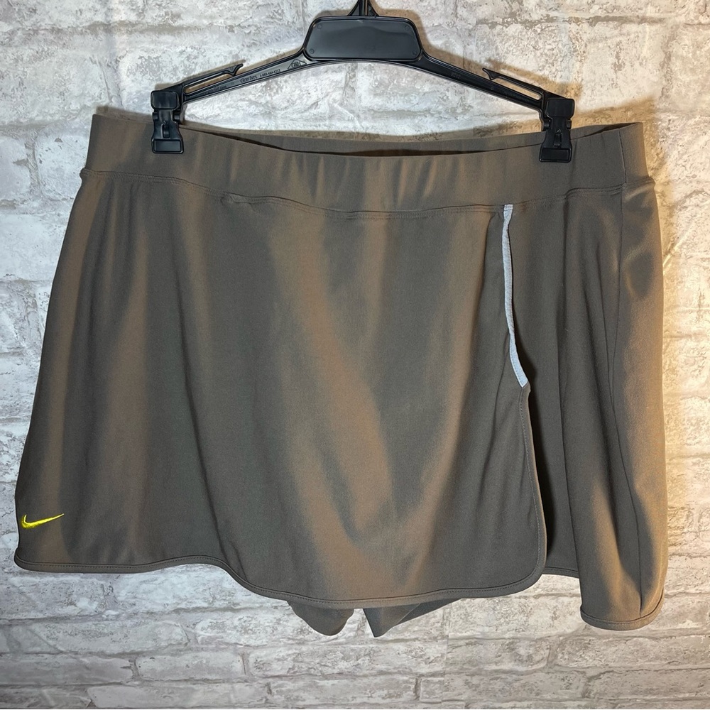 Nike Dri Fit Skort Birch Brown Women’s Size XL